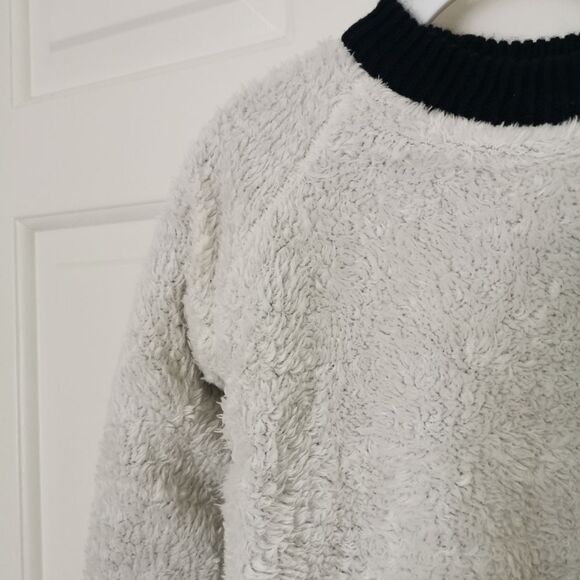 2/$15 Boys Reversible fleece lined and knit sweater size 2-3 - Picture 4 of 6
